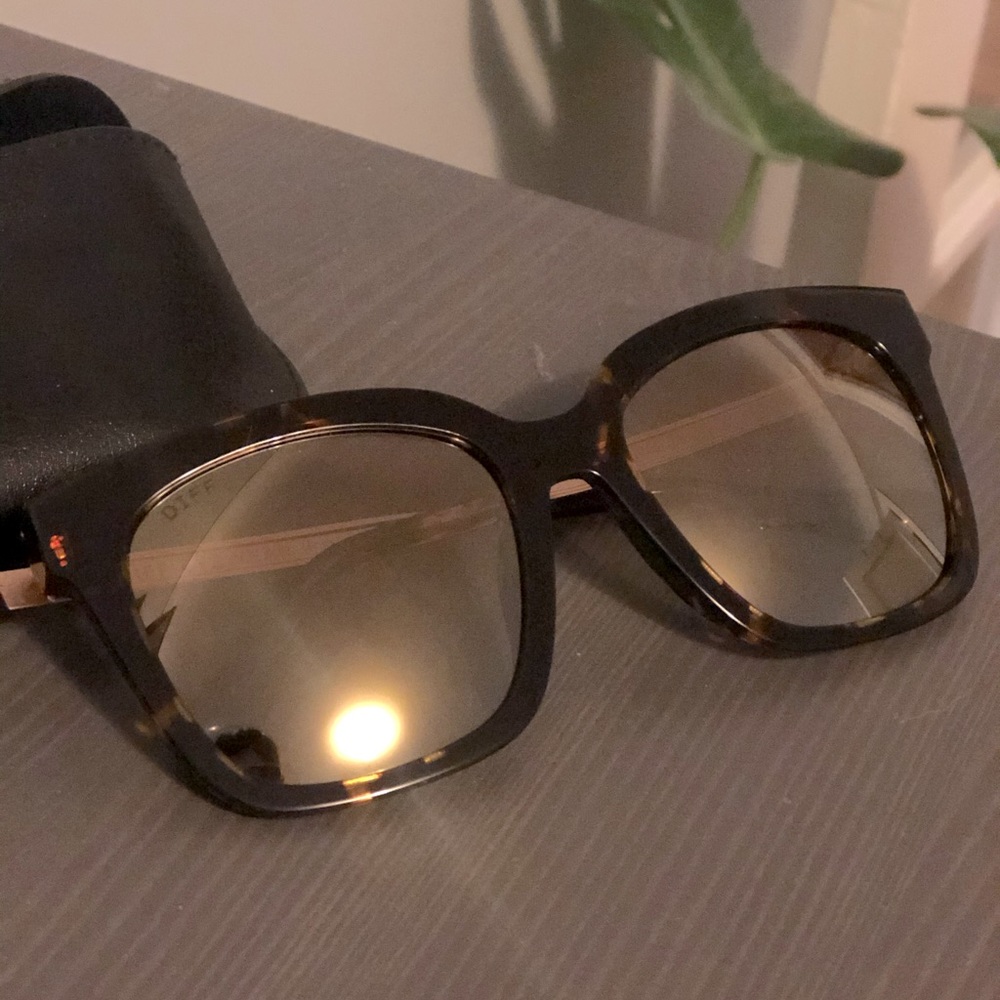 NWOT DIFF Bella sunglasses- never worn!
